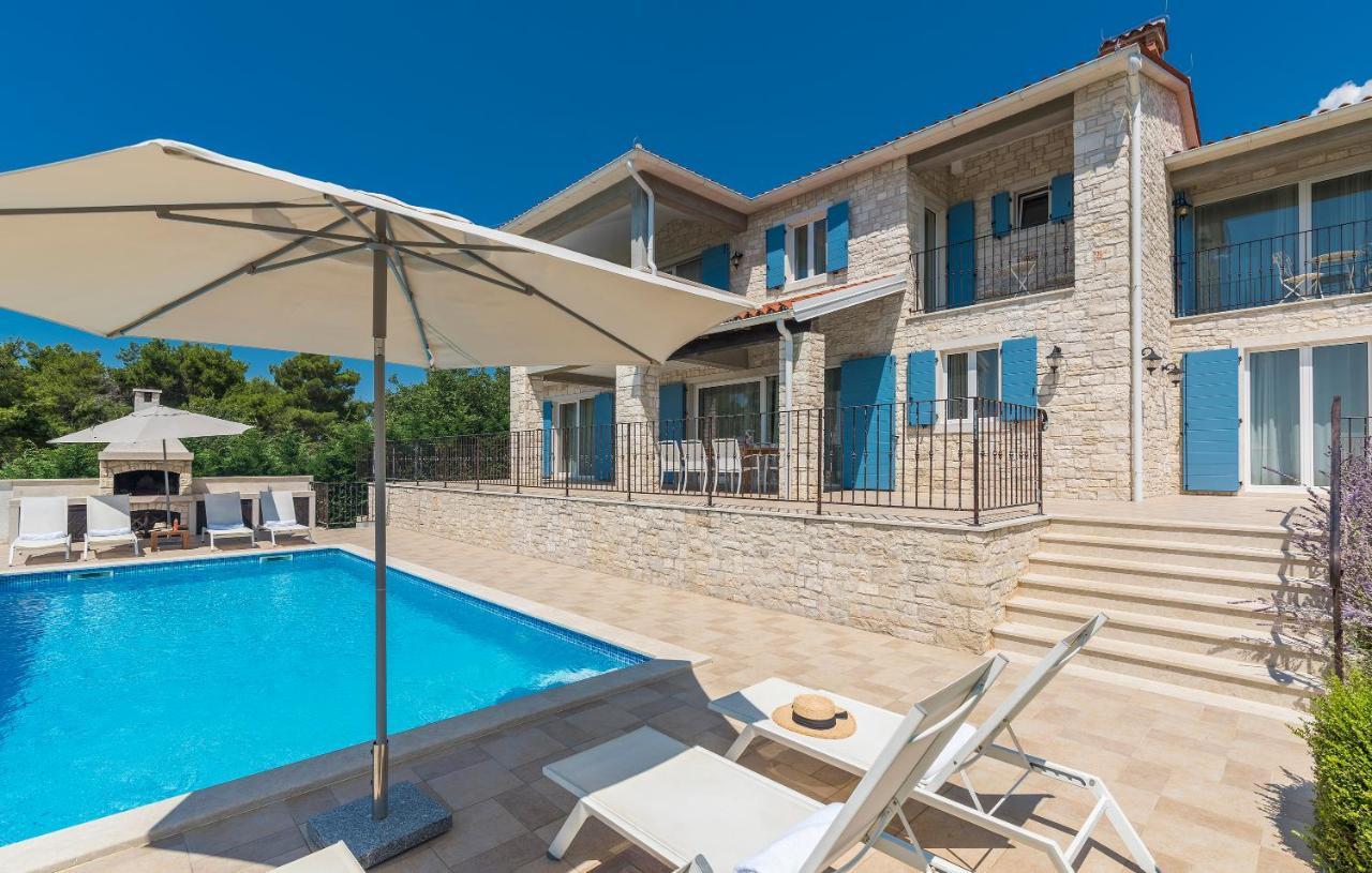 Villa Sterpazzi - Near Porec With Sea View, Private Jacuzzi, Sauna And Pool Вишнян Экстерьер фото