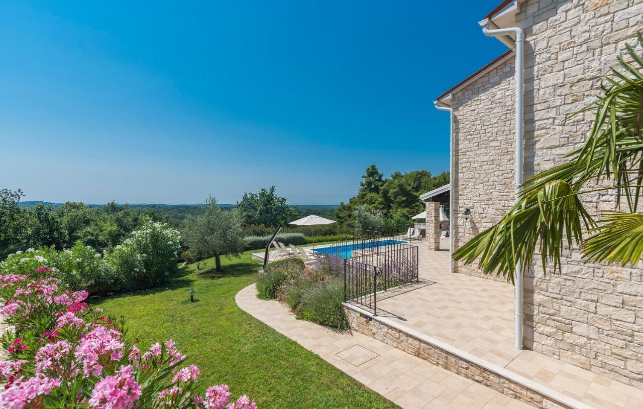 Villa Sterpazzi - Near Porec With Sea View, Private Jacuzzi, Sauna And Pool Вишнян Экстерьер фото