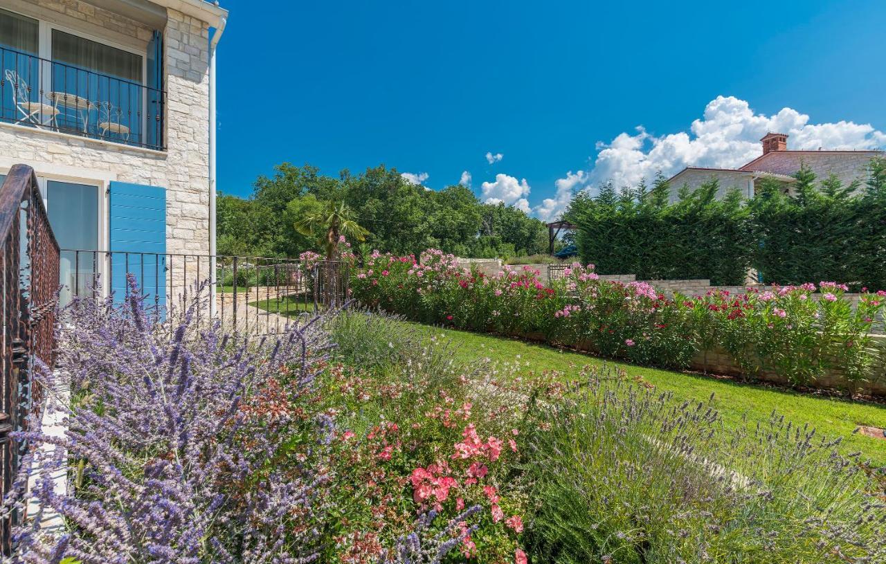 Villa Sterpazzi - Near Porec With Sea View, Private Jacuzzi, Sauna And Pool Вишнян Экстерьер фото