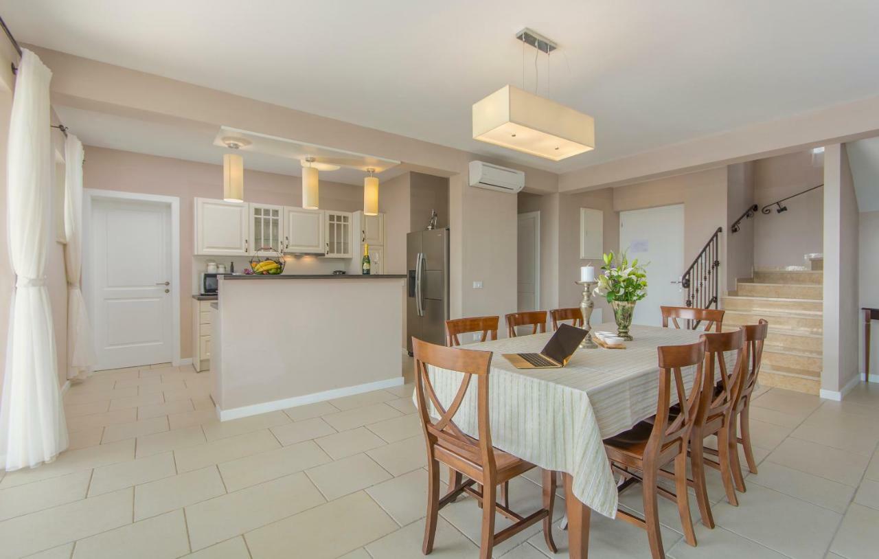 Villa Sterpazzi - Near Porec With Sea View, Private Jacuzzi, Sauna And Pool Вишнян Экстерьер фото