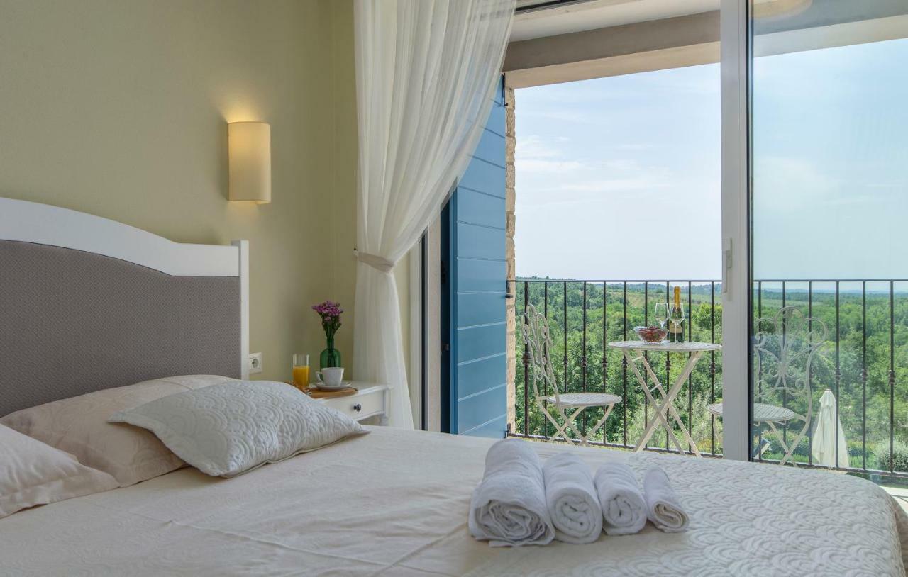 Villa Sterpazzi - Near Porec With Sea View, Private Jacuzzi, Sauna And Pool Вишнян Экстерьер фото